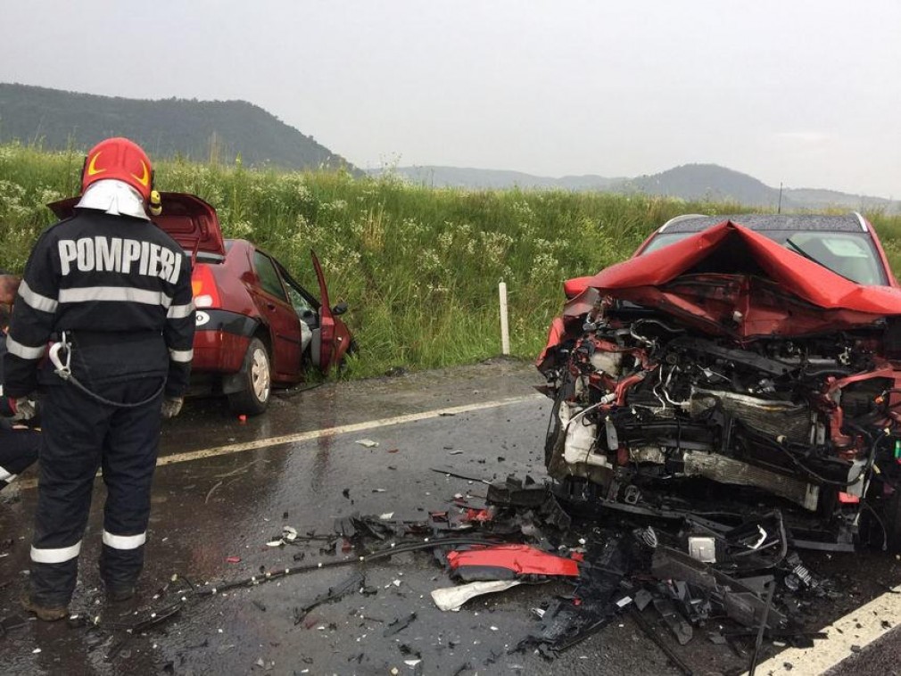 Șapte răniți într-un accident pe un drum, din Sibiu
