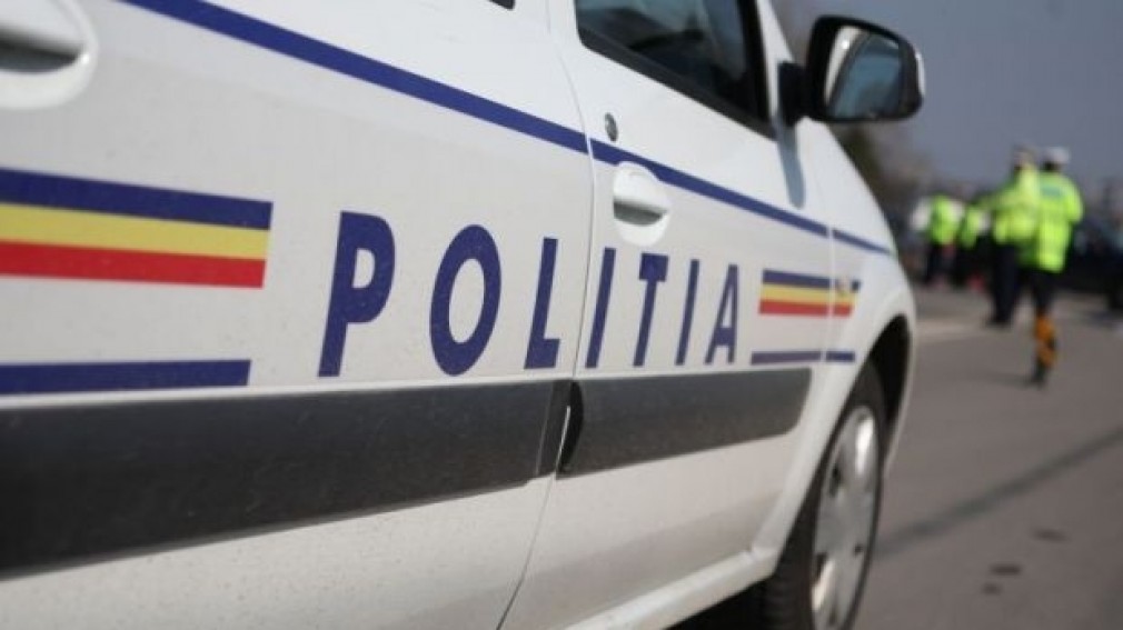 Reţinut după ce a furat o maşină, iar apoi a fugit de poliţişti