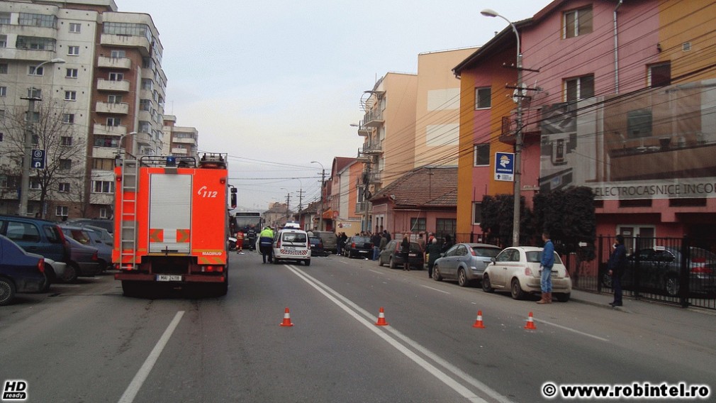 Patru persoane, între care un copil de 3 ani, rănite în urma unui accident