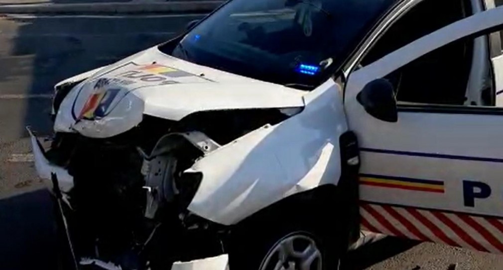 Accident în care a fost implicată o autospecială de Poliţie, cu semnalele acustice şi luminoase în funcţiune