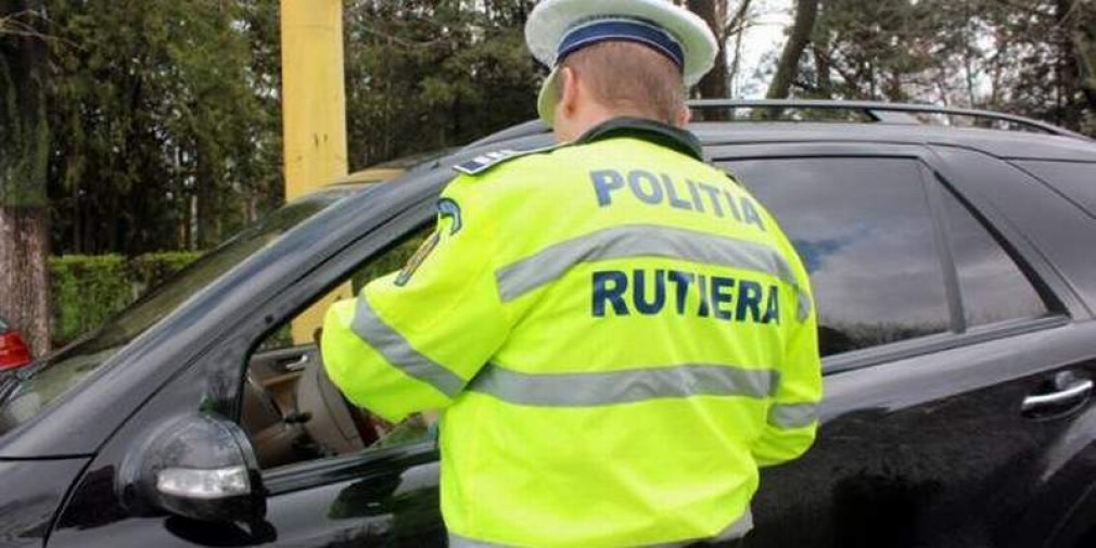 Minor decedat, după ce a luat autoturismul tatălui său şi a intrat într-un copac