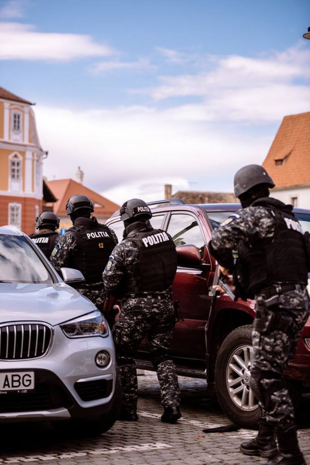 Foto. Au furat un seif de 260.000 lei