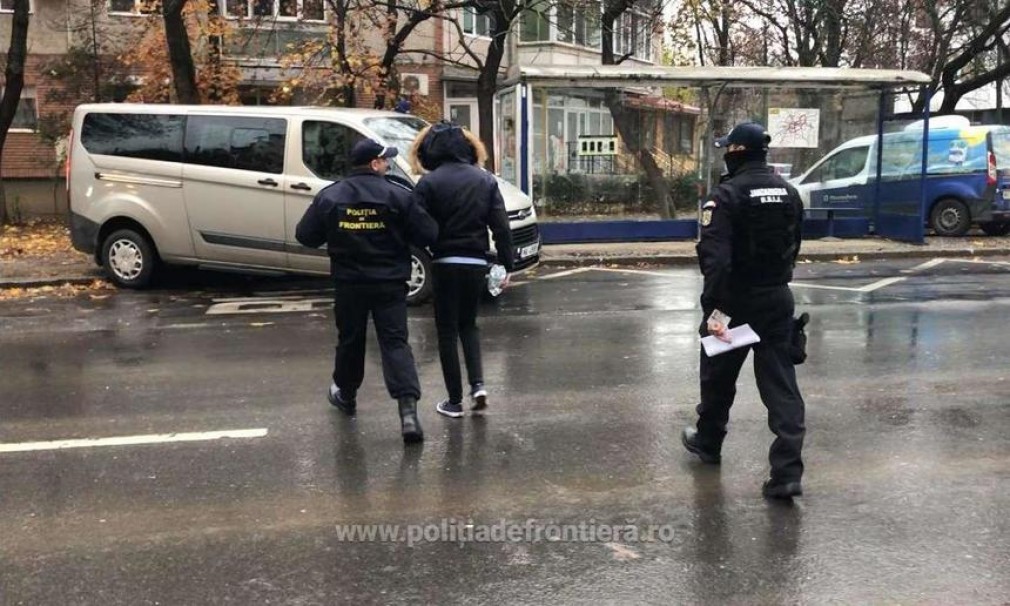 Percheziții la hoți de mașini de LUX