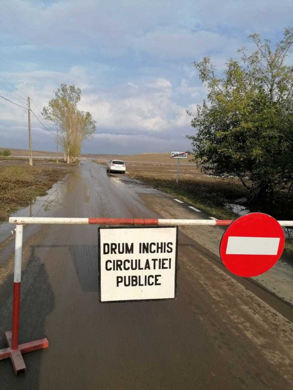 Drum judeţean, închis din cauza inundaţiilor