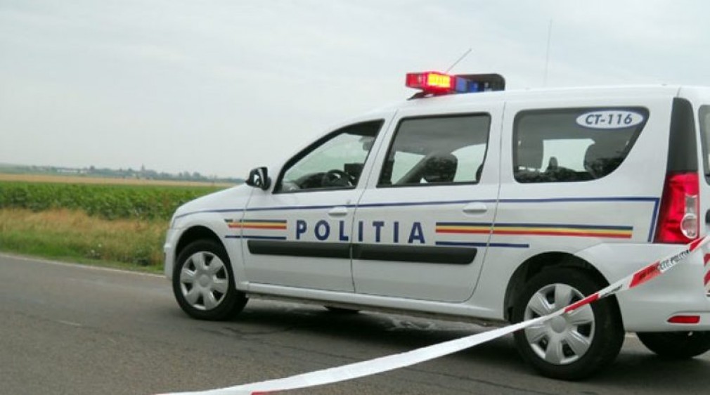Un mort şi trei răniţi grav într-un accident rutier la Suceava