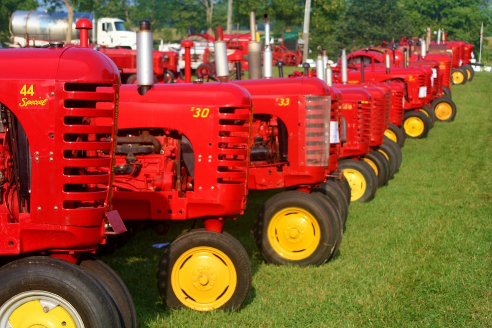 Un mort și patru răniți în accident de tractor