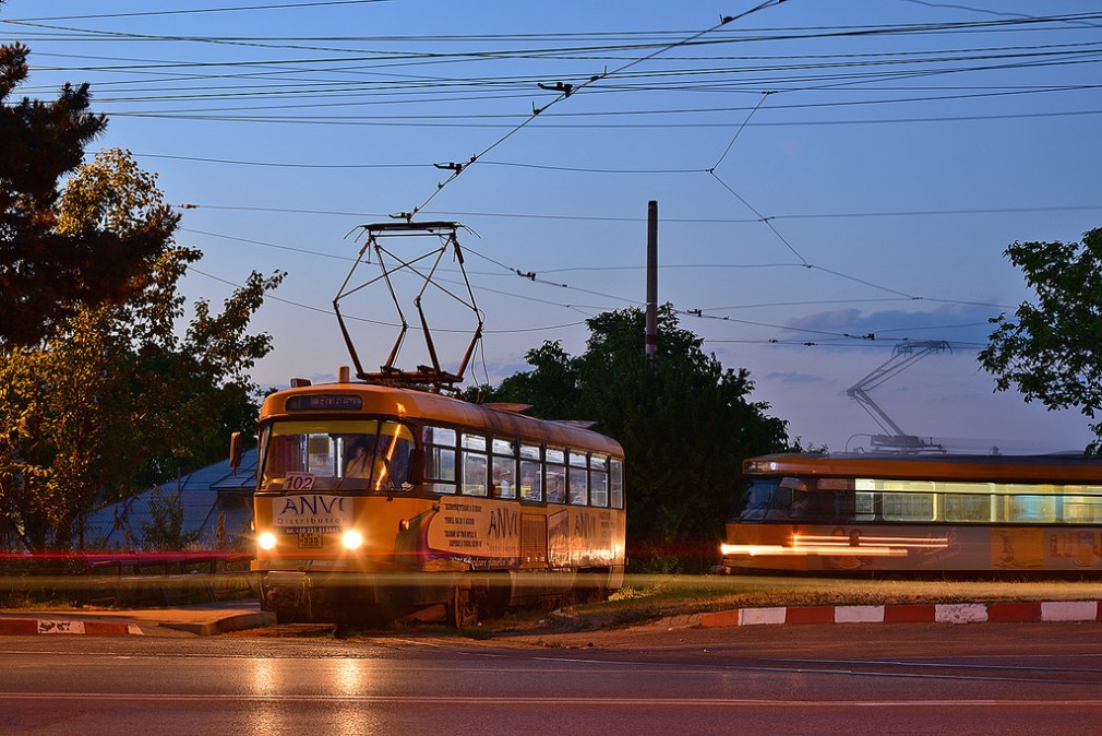 Un accident de mașină a blocat tramvaiele