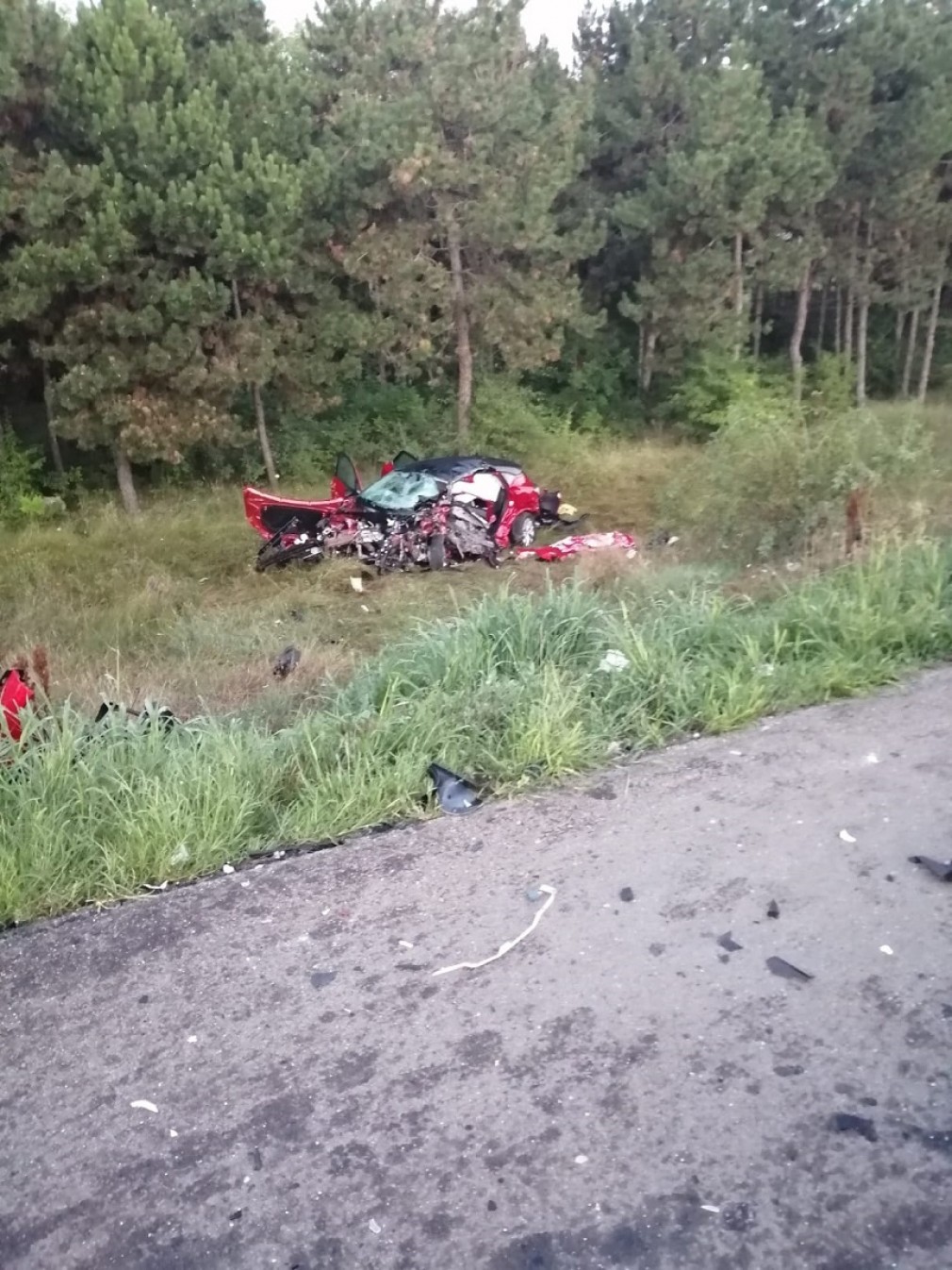 Trei moți după ce un șofer a provocat intenționat un accident. Voia să se sinucidă