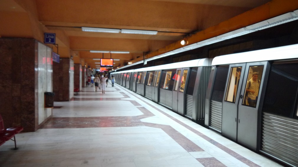 Trupul unui tânăr găsit la metrou