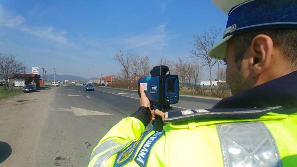 Peste 480 de permise de conducere, reţinute de poliţiştii rutieri în urma acţiunii Speed Marathon
