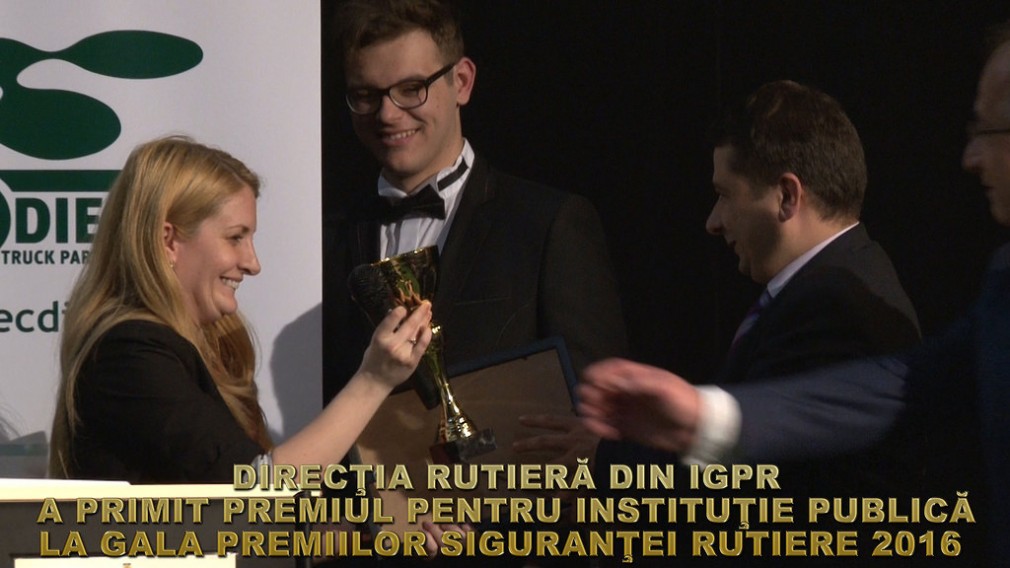 Video: DIRECTIA RUTIERA DIN IGPR A PRIMIT PREMIUL PENTRU INSTITUTIE PUBLICA LA GALA PREMIILOR SIGURANTEI RUTIERE 2016