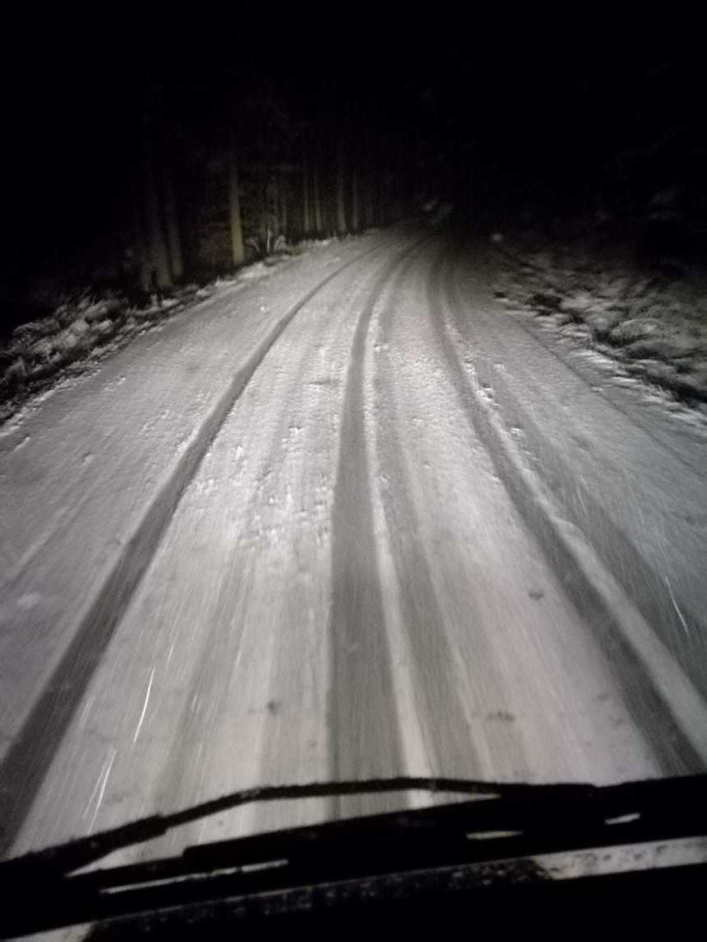 Autocar cu 40 de pasageri, blocat
