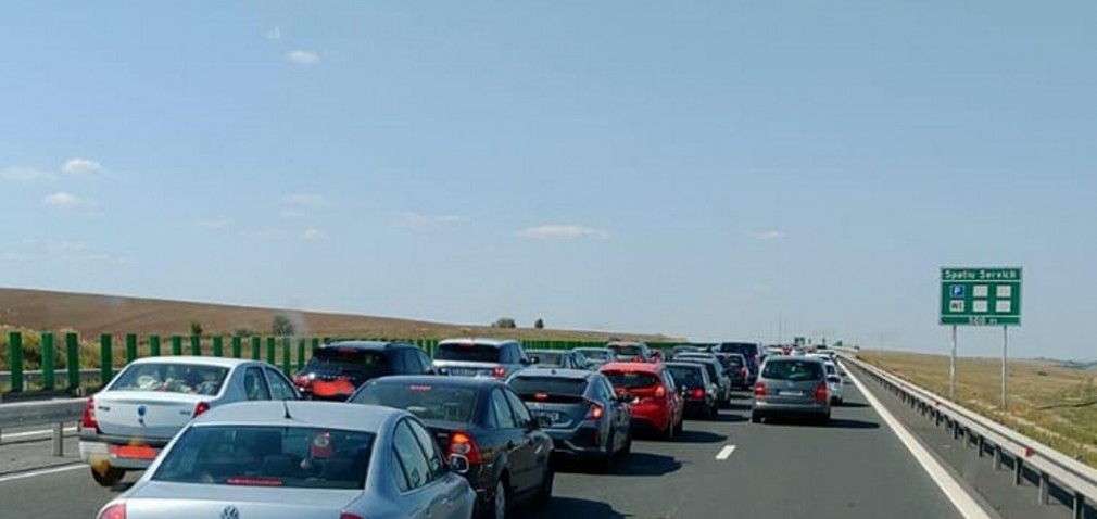 Trafic restricţionat pe Autostrada Soarelui, până vineri, la ora 18.00, pentru lucrări de asfaltare