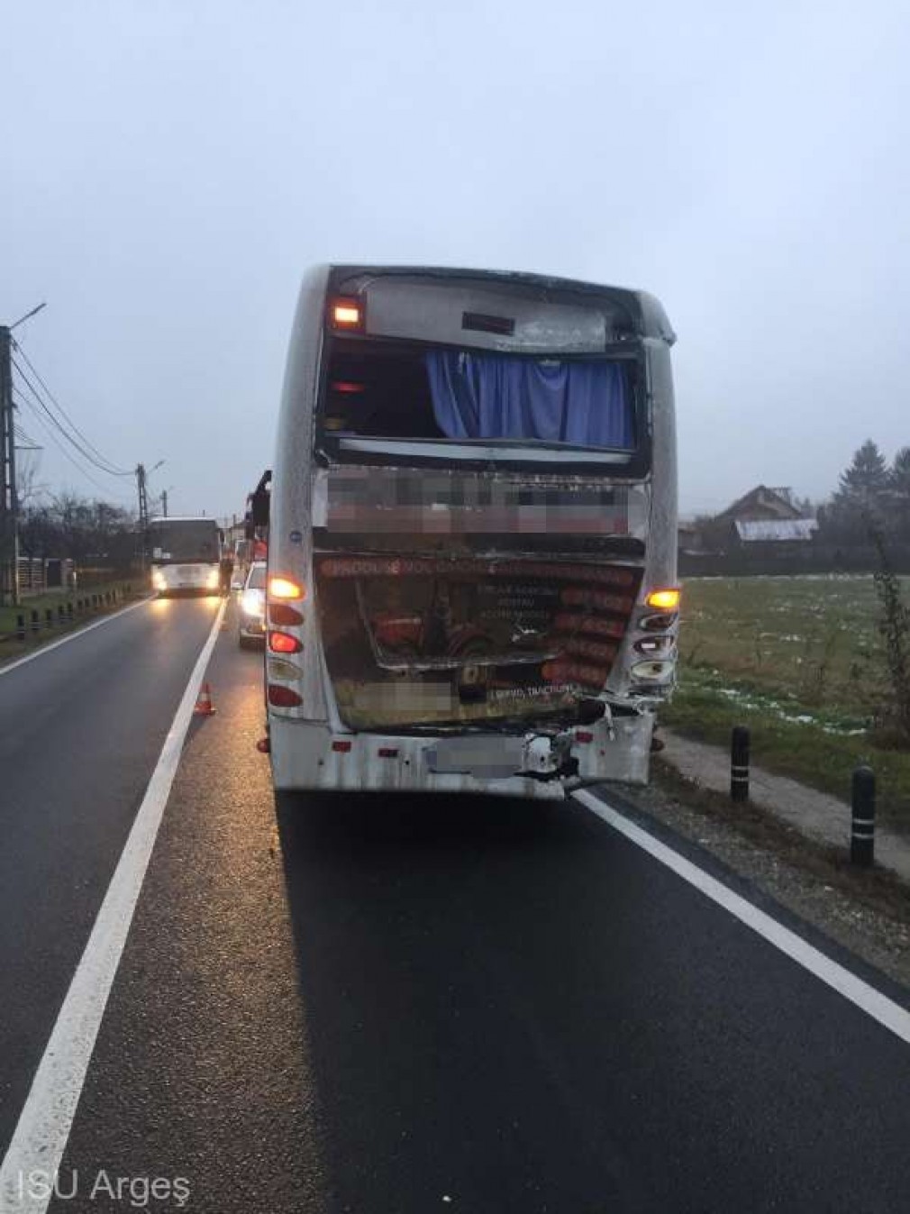 Coliziune între două autobuze; nu au fost înregistrate victime