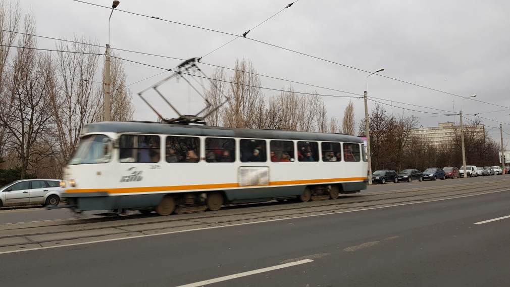 Un tramvai a luat foc. Călătorii, evacuați!