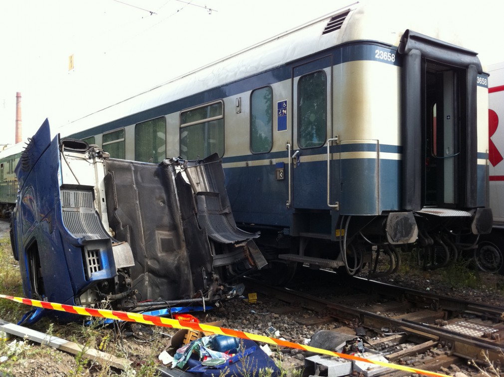 Grav accident de tren. Cum a scăpat șoferul