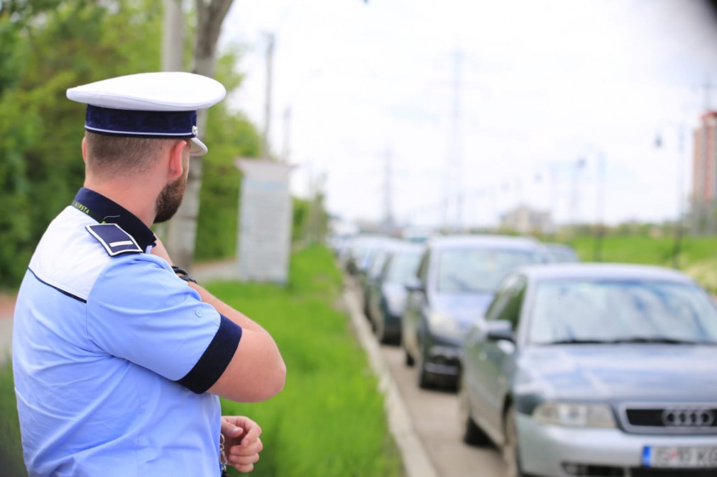 A vurt să testeze centura Bacău și a nimerit la spital