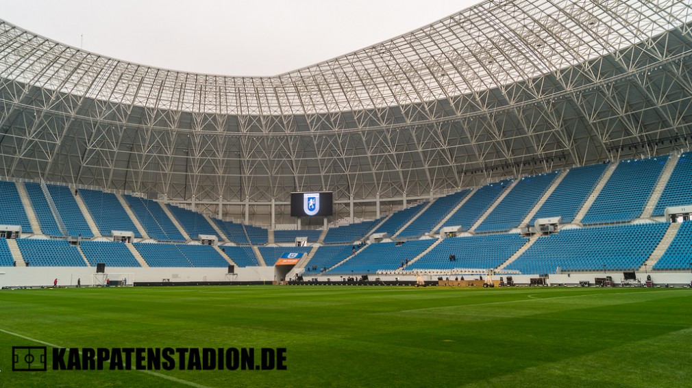 Patru răniți lângă stadion