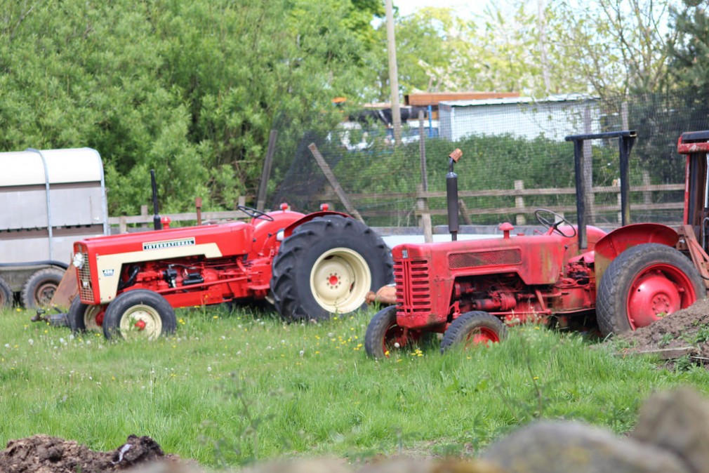 S-a prăbușit tractorul peste el. Apoi, salvarea