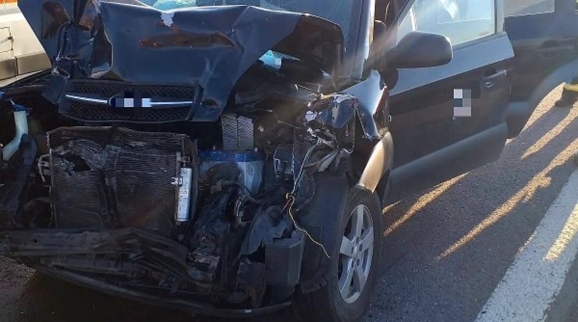 Două femei transportate la spitale din capitală în urma unui accident pe A 1, între şase autoturisme