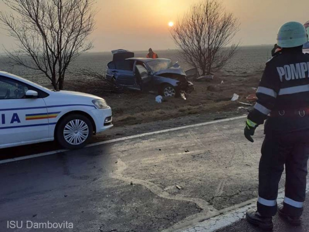 Un microbuz şi 2 autoturisme, implicate într-un accident