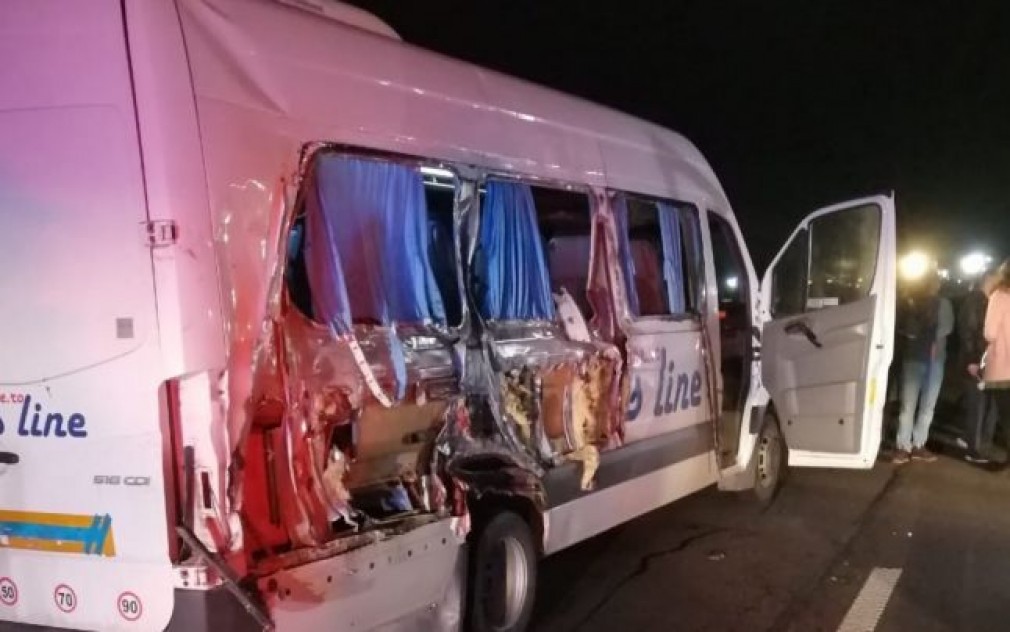 Accident cu șase victime pe autostradă