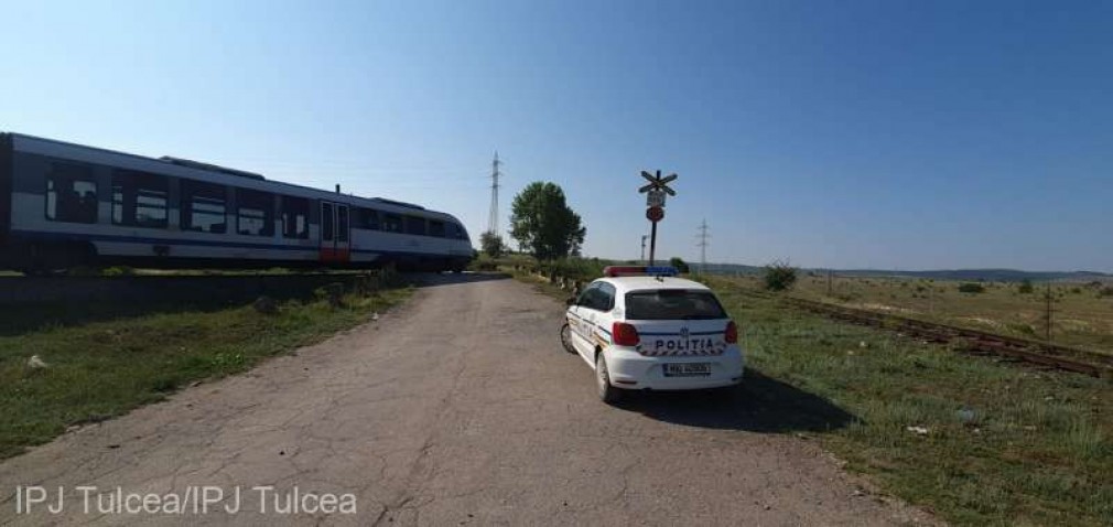 Femeie rănită după ce nu a acordat prioritate unui tren