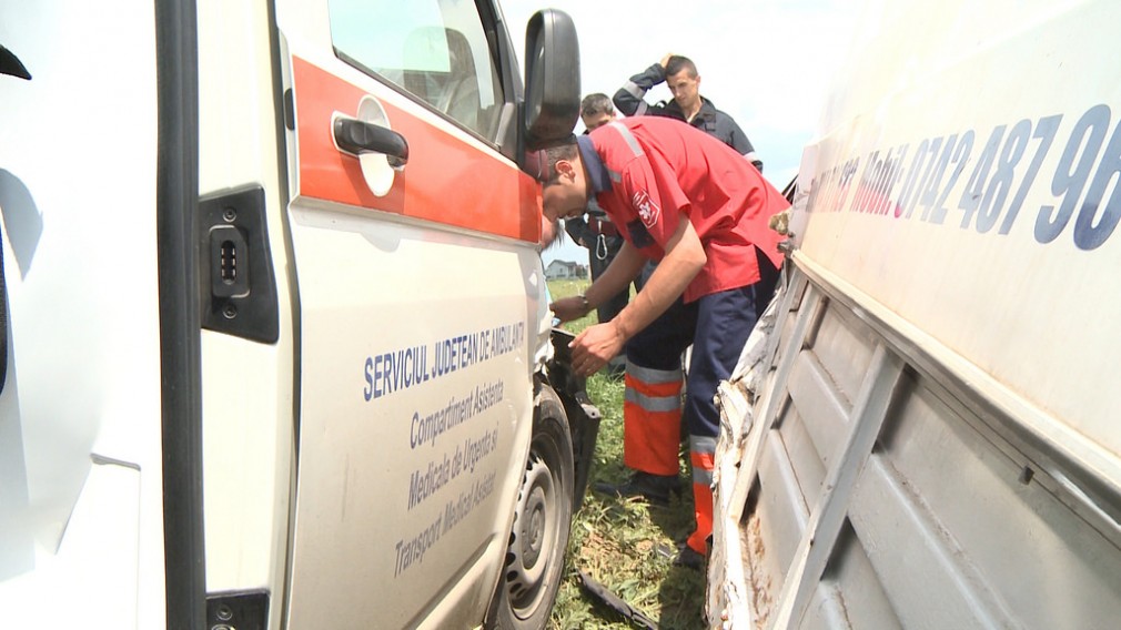 Grav accident. Traficul a fost complet blocat