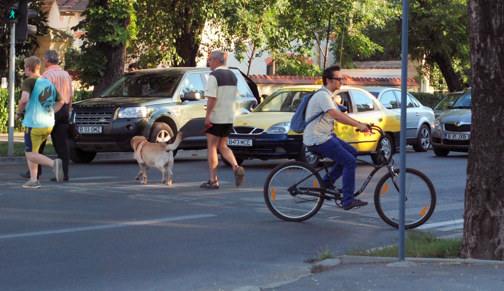 Patru răniți pe trecerea de pietoni. Unul a murit