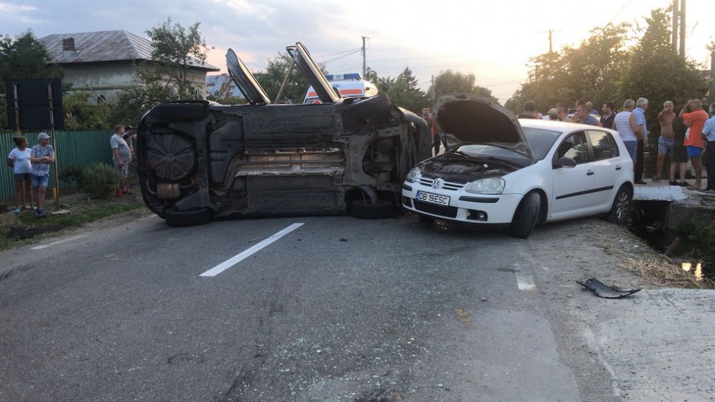 Cinci mașini implicate în accident. Gravidă, la spital