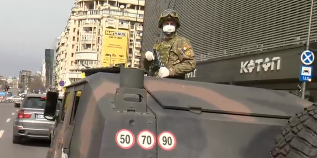 Armata a ieșit pe străzi începând cu ora 12.00 când s-a decretat carantină națională