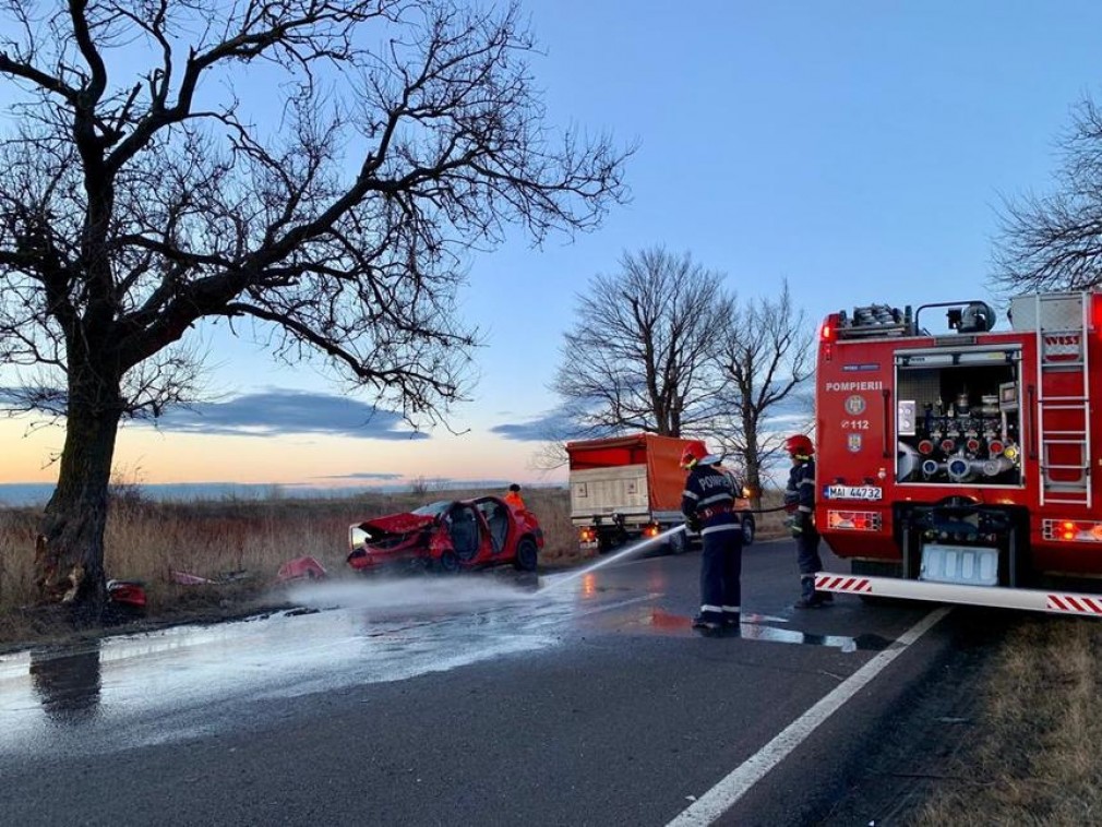 Doi tineri au murit într-un accident rutier