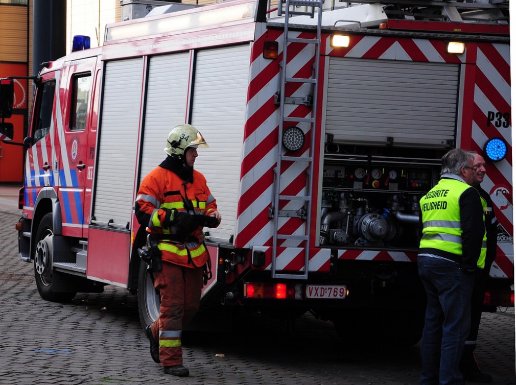 Cinci pompieri aflați într-un BMW răniți