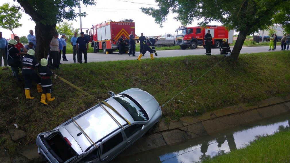 Trei copiii răniți pe DN1